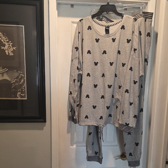 Disney Gray Pajama Set with Black Mickey Pattern - Picture 1 of 4